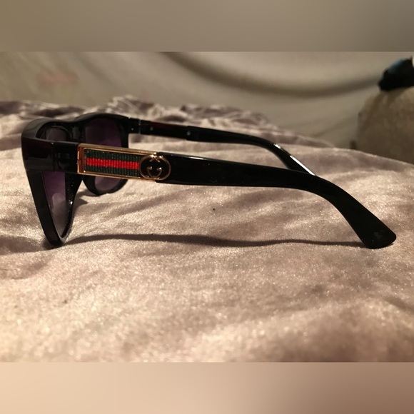 Gucci Shade Sunglasses 🕶 - Picture 3 of 7
